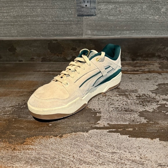 Puma Sneakers White & Green Size 11 US Men Like New - Picture 2 of 3